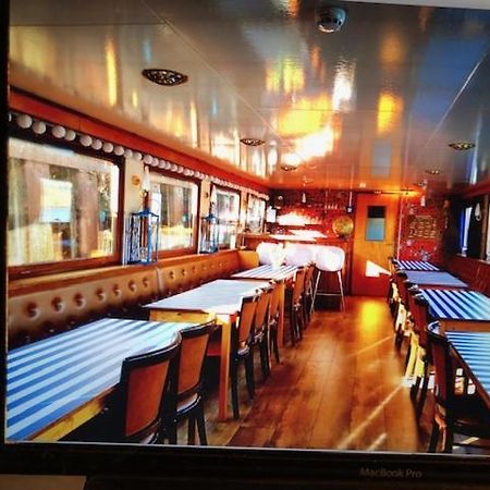 Schiff Ahoy, Hotelschiff, Hausboot, Boot, Passagierschiff Stuttgart Ngoại thất bức ảnh