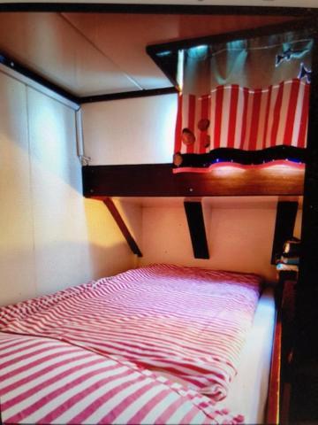 Schiff Ahoy, Hotelschiff, Hausboot, Boot, Passagierschiff Stuttgart Ngoại thất bức ảnh